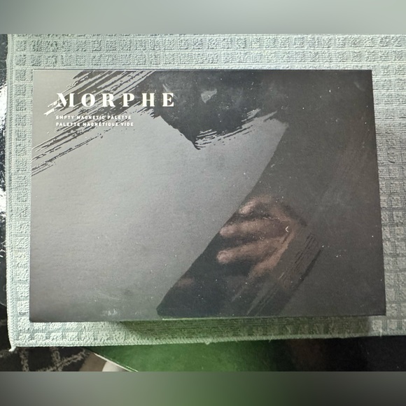 Morphe Large Magnetic Palette in Black - Picture 1 of 3